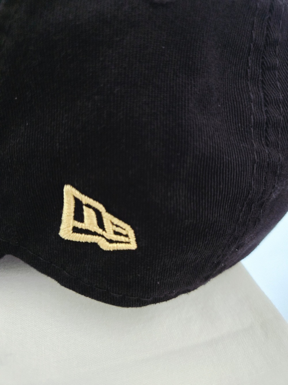 NFL NEW ERA NEW ORLEANS 'SAINTS' CAP WOMEN'S BLACK GOLD EMBROIDERED ADJUSTABLE - Picture 3 of 11